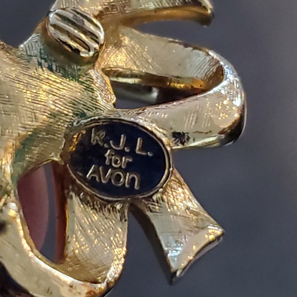 KJL FOR AVON Earrings large swirl ribbon rhinestone clip ons - Picture 3 of 3